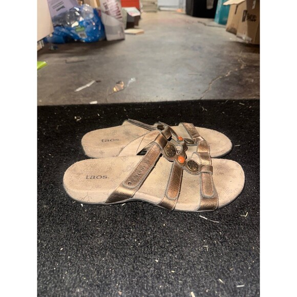Taos Prize Triple Strap Slide Sandals Bronze Pewter Adjustable Strap Comfort 8 - Picture 1 of 7